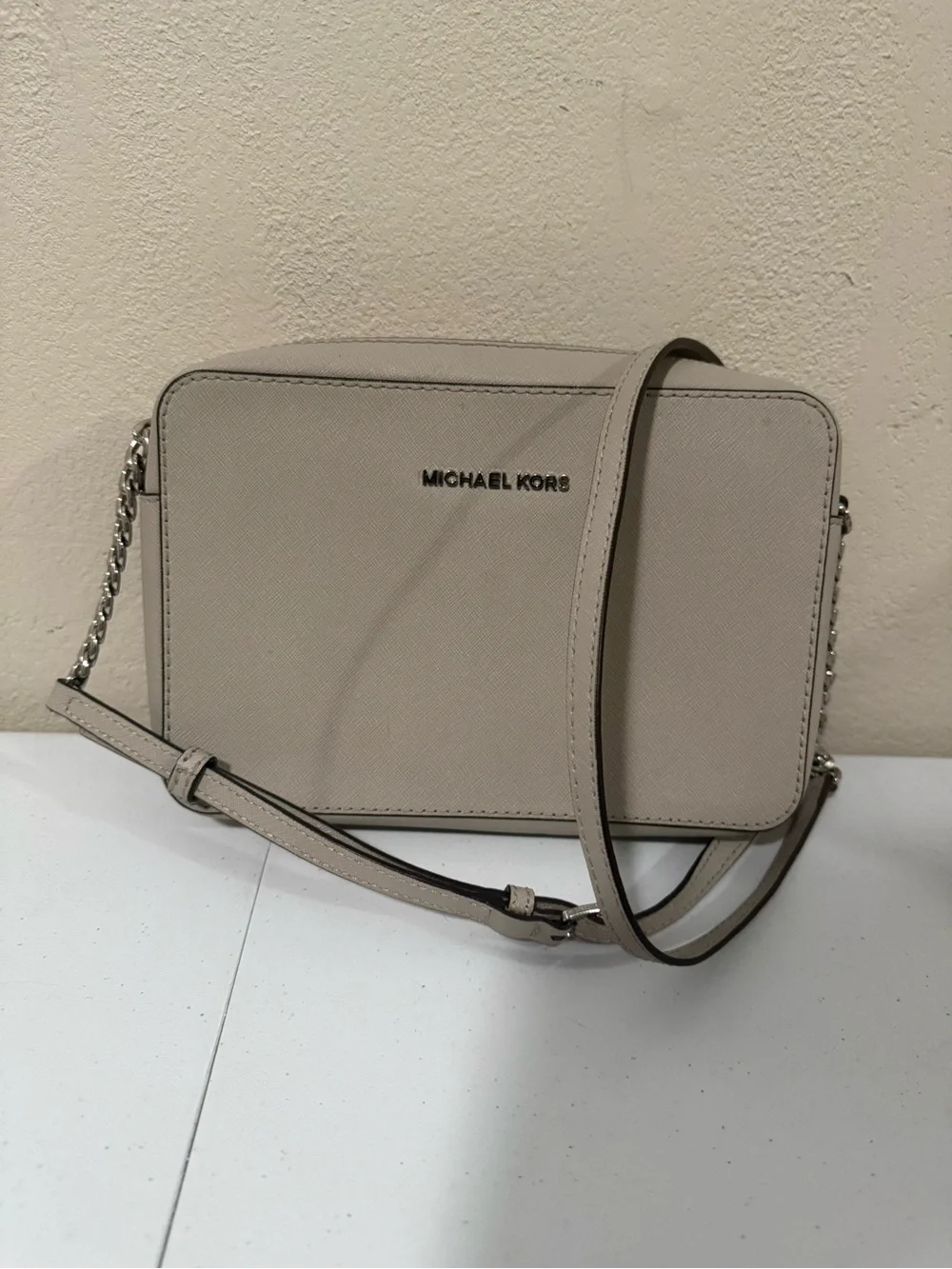Michael Kors Jet Set Chain Crossbody Light Gray